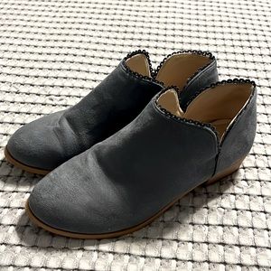 Women’s size 39 (Size 8 in US), Blue, Ankle Boot.